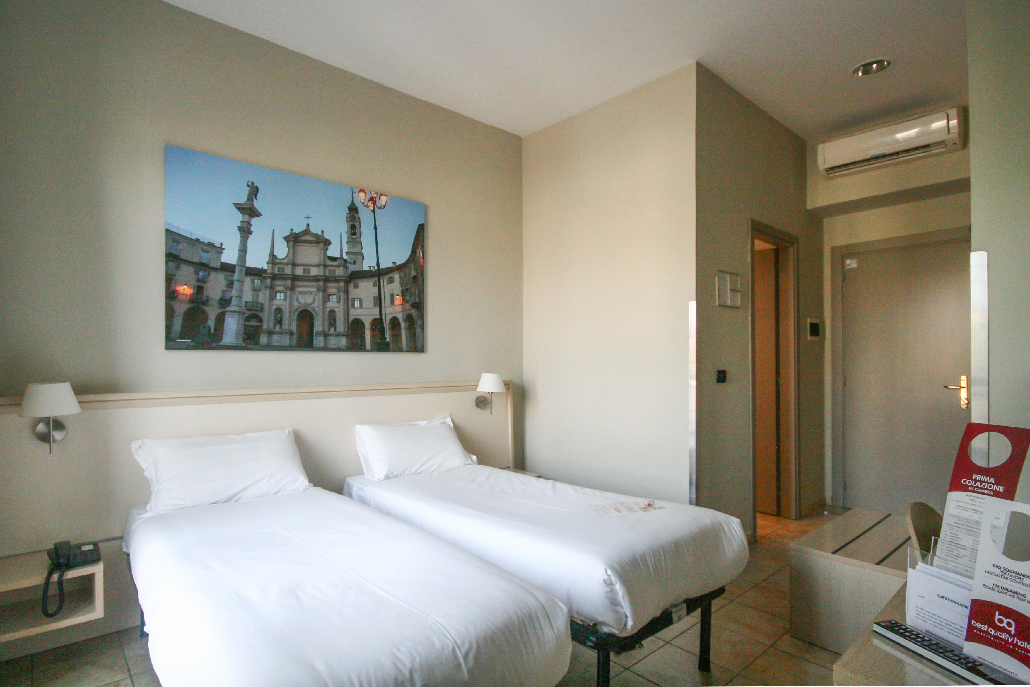 Quality Dock Milano Hotel 3*